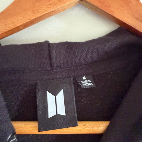 BTS Authentic Merchandise Black Map of the Soul Tour Hoodie size Medium EUC - Picture 6 of 6